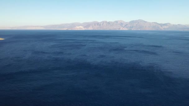 Vista aérea do mar Mediterrâneo, Creta, Grécia — Vídeo de Stock