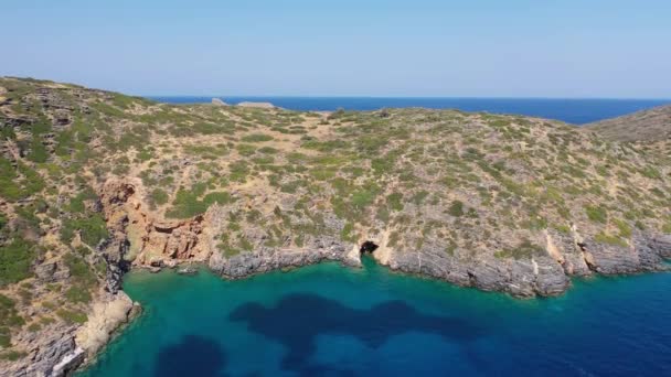 Vista aérea da Ilha Kalydon, Creta, Grécia — Vídeo de Stock