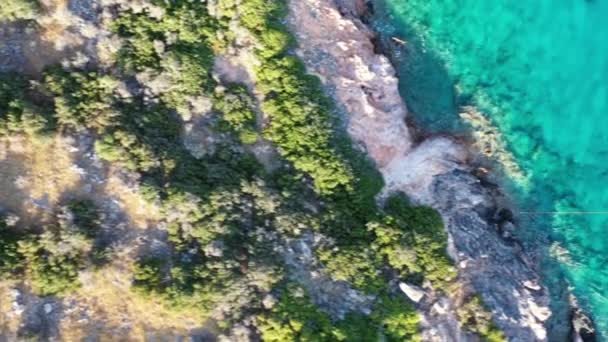 Vue aérienne d'un yaht amarré près de l'île de Spinalonga, Crète, Grèce