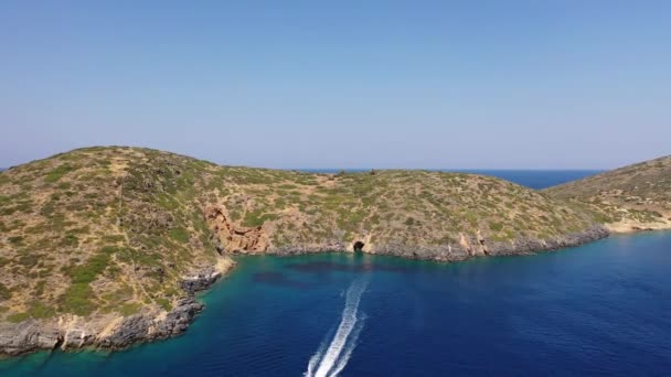 Flygfoto över båtar i Medelhavet, Kreta, Grekland — Stockvideo