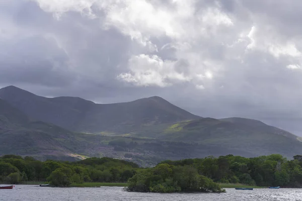 Lough Leane - Lake Leane - en el Anillo de Kerry en Killarney Irlanda —  Fotos de Stock