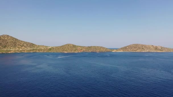 Vue aérienne des bateaux dans la mer Méditerranée, Crète, Grèce — Video