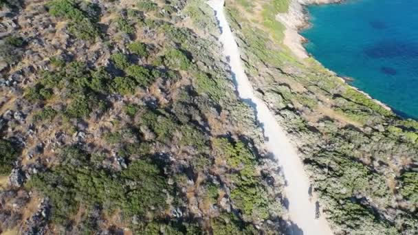 Vue aérienne de l'île de Kalydon, Crète, Grèce — Video