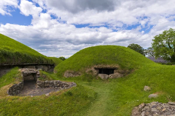 Boyne Vadisi, İrlanda 'daki Neolitik Geçit Tepesi Mezarlarını Bilir