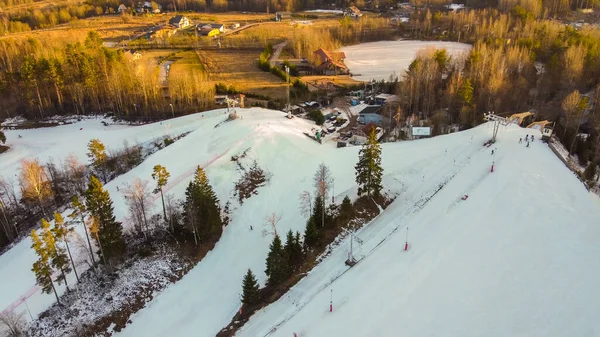 Aerial view of downhill skiing at local ski resort. Ski lift. Russia, Leningrdaskaya oblast, village Korobitsyno near Saint Petersburg. — 스톡 사진