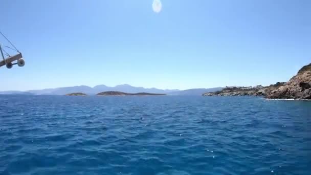 Egy hajó időgörbülete Kréta időeltolódásában, Görögország — Stock videók