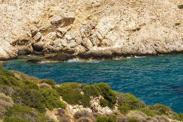 Vista panorámica de un mar e islas desde la cima de la montaña, en la isla de Creta, Grecia . — Foto de Stock