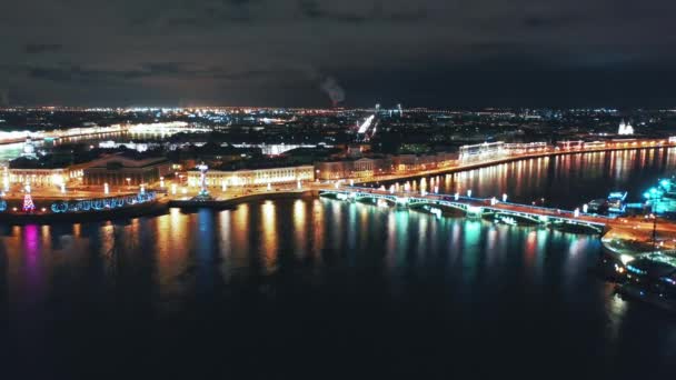 Aerial view of Palace bridge, Szentpétervár, Oroszország — Stock videók
