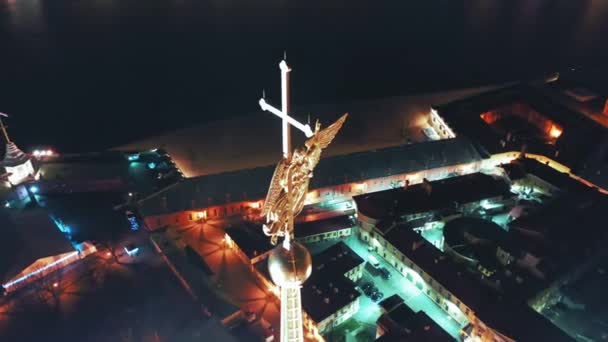 ピーターとポール要塞の空中ビューは、金の十字架と天使、サンクトペテルブルク、ロシアと尖塔 — ストック動画