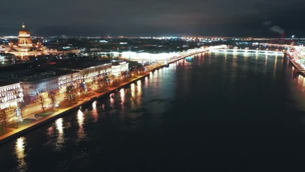 Vista aérea do Palácio de Inverno ou Hermitage do Palácio Embankment, São Petersburgo, Rússia — Vídeo de Stock