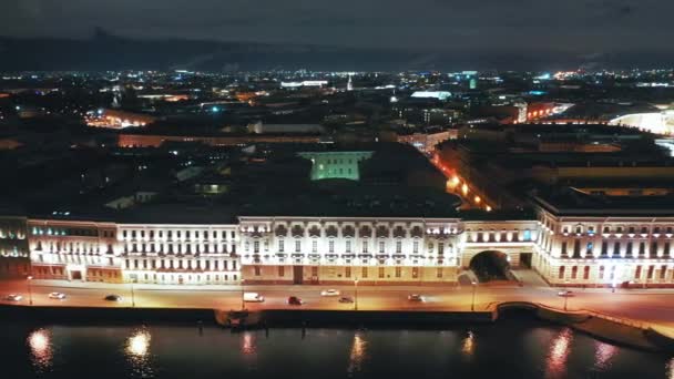 Luchtfoto van Winterpaleis of Hermitage vanuit Palace Embankment, Sint-Petersburg, Rusland — Stockvideo