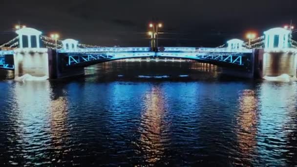 Saray köprüsünün havadan görünüşü, St Petersburg, Rusya — Stok video