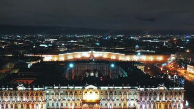 Kış Sarayı 'nın hava manzarası ya da Saray Embankmenliği' nden Saray meydanı, Saint Petersburg, Rusya