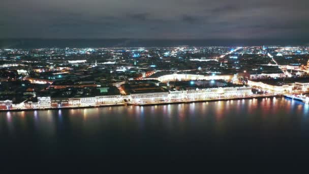 Aerial view of Winter Palace or Hermitage from Palace embbankment, Szentpétervár, Oroszország — Stock videók