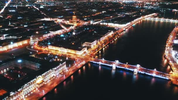 Letecký pohled na Palácový most, Petrohrad, Rusko — Stock video