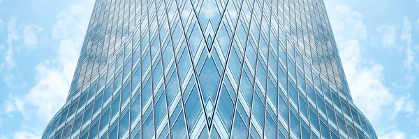 Unterseite Panoramischer Und Perspektivischer Blick Auf Stahlblaues Glas Hochhaus Wolkenkratzer — Stockfoto