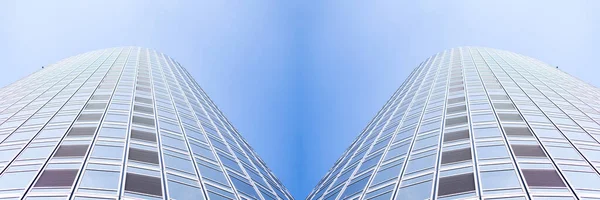 Onderzijde Panoramisch Perspectief Uitzicht Staal Blauw Glas Hoogbouw Wolkenkrabbers Business — Stockfoto