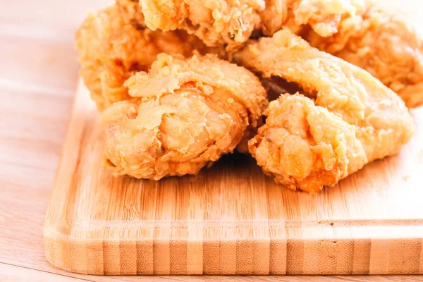 Gebratenes Hühnchen Südstaaten Stil Mit Kartoffel Und Getränkekarte — Stockfoto