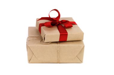 Beyaz arka plan üzerinde izole kutuları Noel hediyeleri