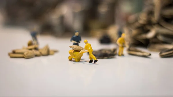 Miniature People Workers Work Sunflower Seed Production Process Sunflower Seed — Stock Photo, Image