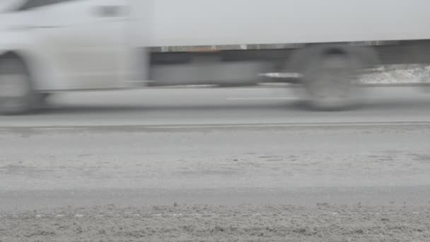 Vue Latérale Circulation Routière Achalandée Dans Journée Dehors Ville Neige — Video