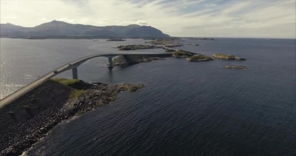 Atlantic Road viadukt — Stockvideo