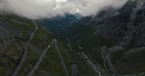 Flyover dramático Trollstigen — Vídeo de Stock