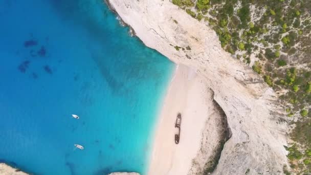 Malerische Luftaufnahme des Wrackstrandes navagio auf der Insel Zakynthos in Griechenland — Stockvideo