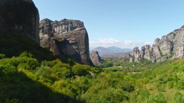 Meteora, bir Ortodoks manastır en büyük kompleksler barındırma Merkezi Yunanistan'da bir kaya oluşumu hava atış