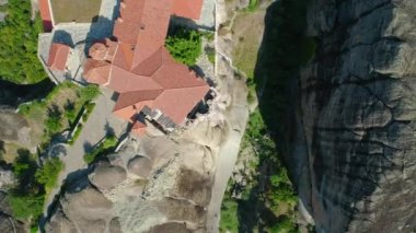 Meteora, bir Ortodoks manastır en büyük kompleksler barındırma Merkezi Yunanistan'da bir kaya oluşumu hava atış