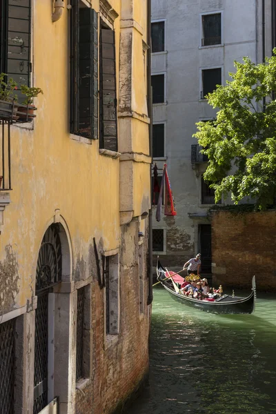 Gôndola Turística Pequeno Canal Cidade Veneza Norte Itália — Fotografia de Stock