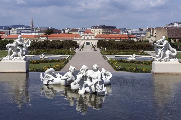 下贝尔韦德雷宫在维也纳 奥地利 贝尔维代雷 Belvedere 是一座历史悠久的建筑综合体 由两座巴洛克式宫殿 上和下贝尔维德雷 奥兰治和皇宫马厩组成 — 图库照片