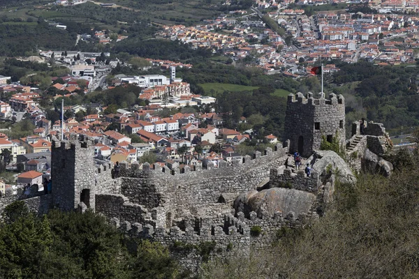Castelo dos Mouros em Sintra, perto de Lisboa, em Portugal — Fotografia de Stock