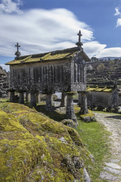 Velhos celeiros em Lindoso - Portugal Fotografias De Stock Royalty-Free