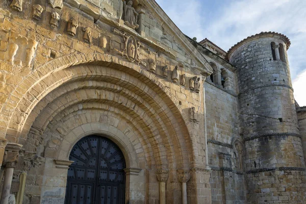 Church of the Colegiata - Santillana del Mar - Cantabria - Spain — Stock Photo, Image