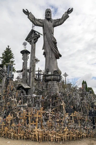 Гора хрестів - Siauliai - Литва — стокове фото