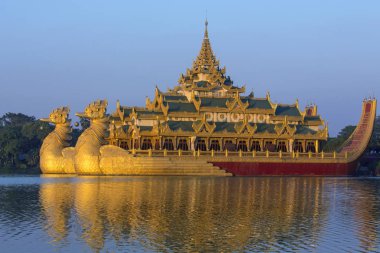 kandawgyi Gölü - karaweik - yangon - myanmar