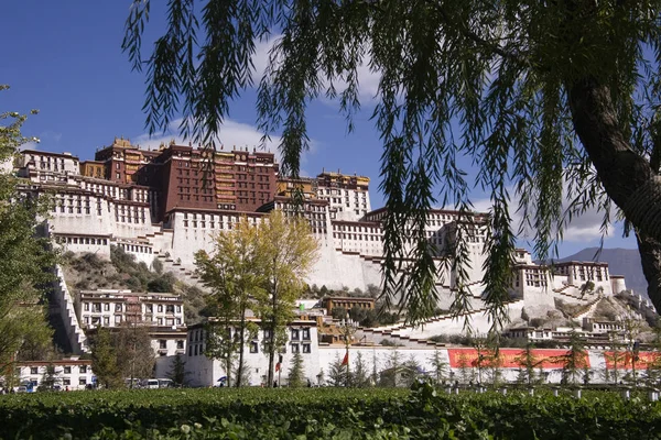 Палац Потала - Лхасі - Тибет — стокове фото