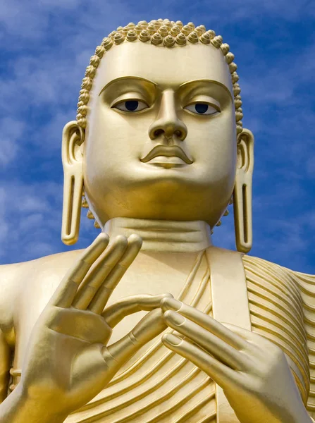 Statua di Buddha gigante a Dambulla nel Triangolo Culturale, Sri Lanka — Foto Stock