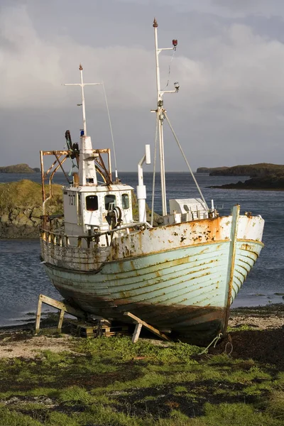 Старая рыболовная лодка - Stykkisholmur - Исландия — стоковое фото