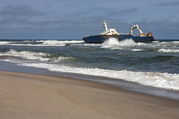 Schipbreuk op de Skeleton Coast in Namiba — Stockfoto