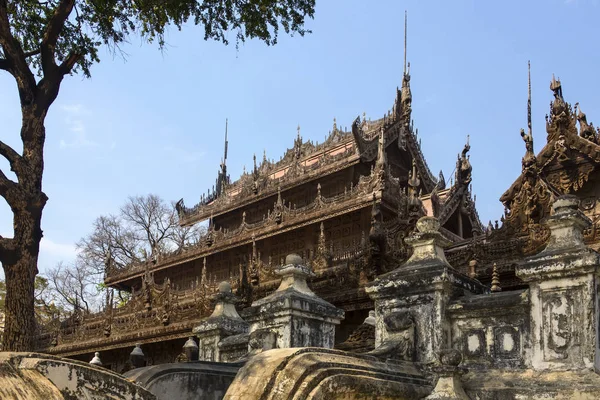 シュエ Nandew 修道院 - アマラプラ-ミャンマー — ストック写真