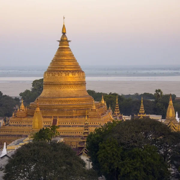 Shwezigon Pagoda - Bagan - Myanmar — Stock Photo, Image