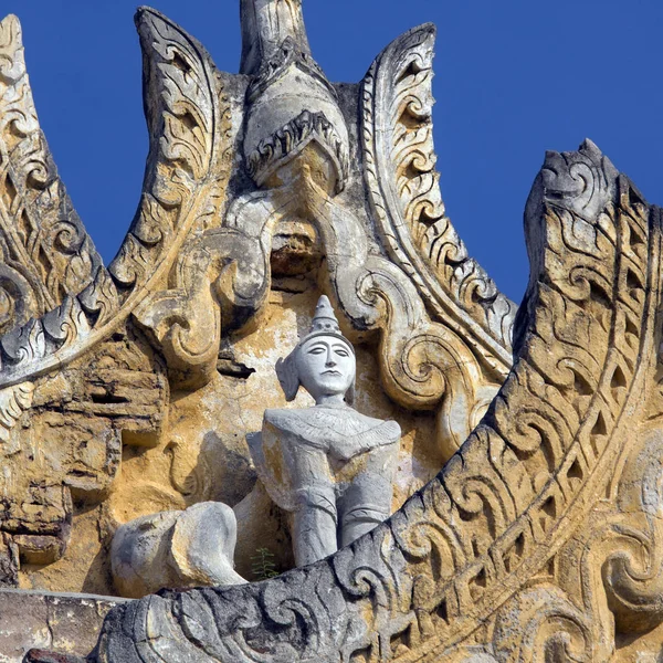 Ruiner fra gammelt kloster - Innwa - Myanmar – stockfoto