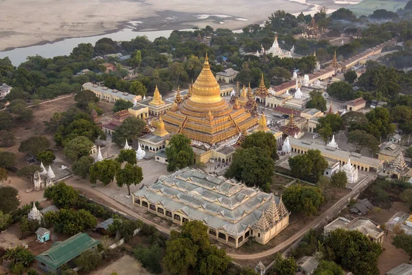 Shwezigon Pagoda - Bagan - Myanmar — Stock fotografie