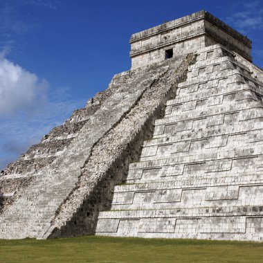 Chichen Itza - Yucatan Yarımadası - Meksika. Chichen Itza ve El Castillo Yucatan Yarımadası Meksika Maya piramit arkeolojik sitesi. UNESCO Dünya Miras Listesi.