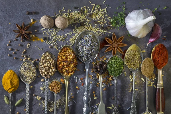 Spices used to add flavor to cooking — Stock Photo, Image