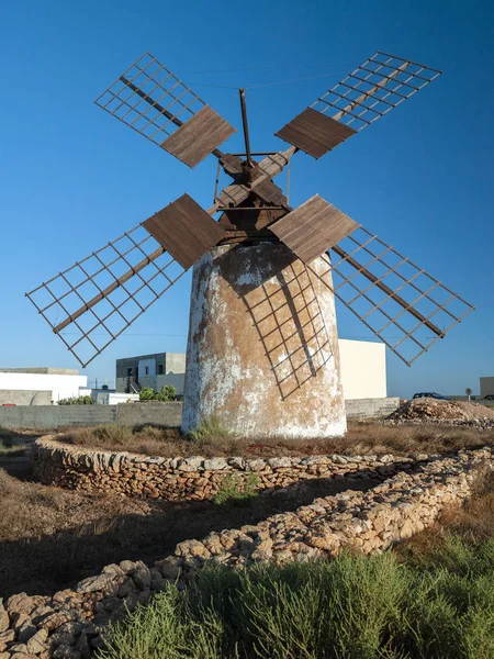 Moinho de vento - Fuerteventura - Ilhas Canárias espanholas — Fotografia de Stock