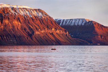 Liefdefjord - Kuzey Kutbu 'ndaki Svalbard Adaları.