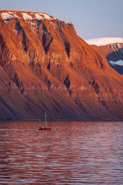 Liefdefjord - Svalbard Islands in the high Arctic — Stock Photo, Image